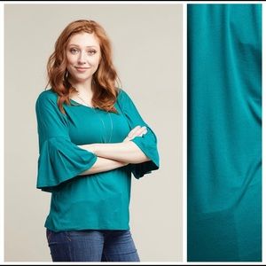 EUC Piphany Lenox Bell Sleeve Top